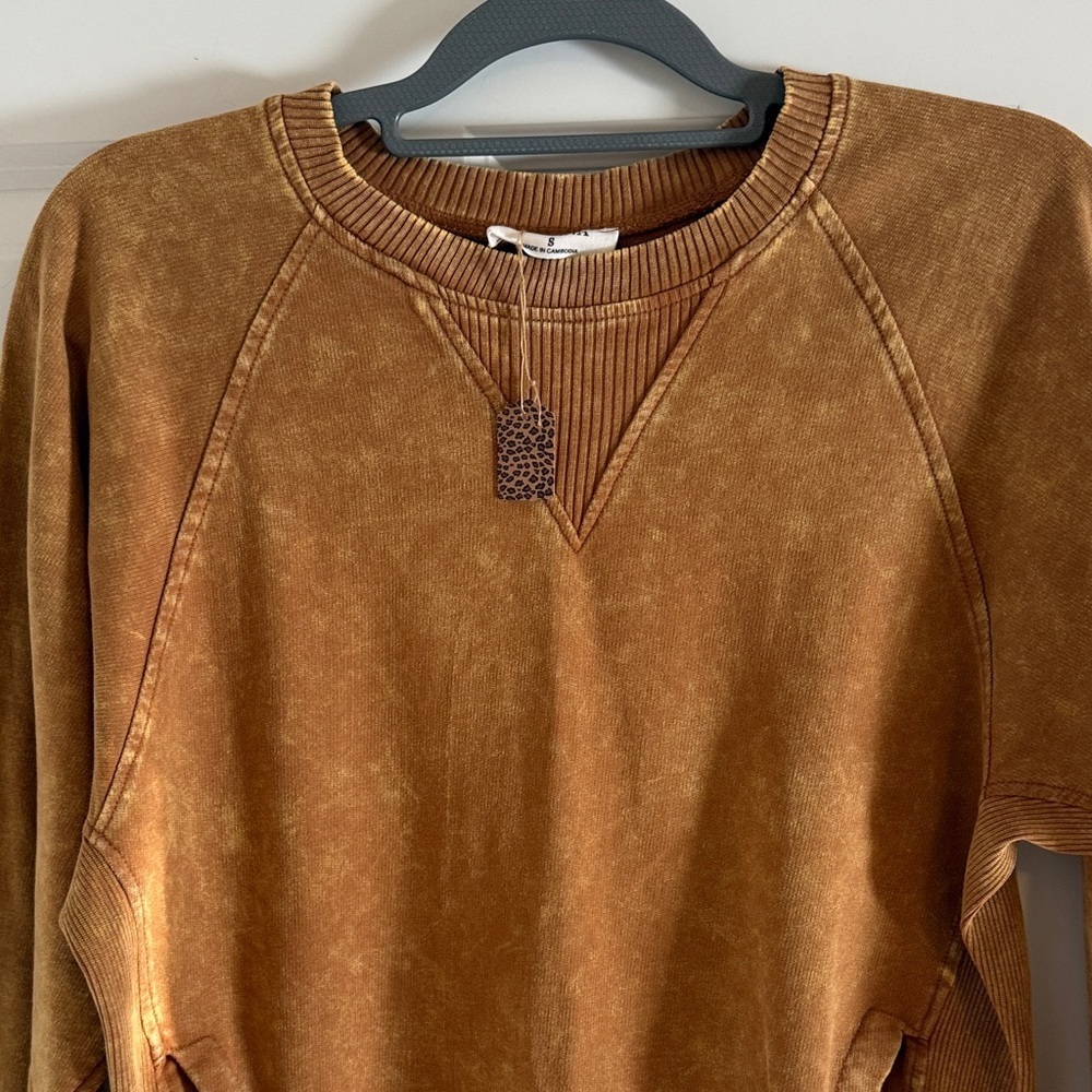 NWOT Acid Washed Pullover Sweatshirt Mustard Yellow - Picture 3 of 6